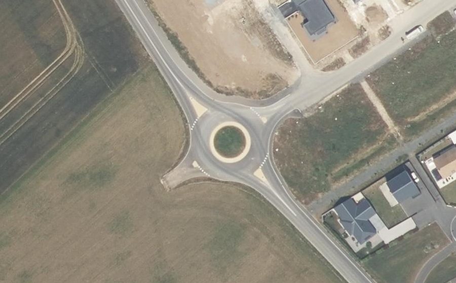 Vue aérienne du Rond-point anonyme n°1194217571