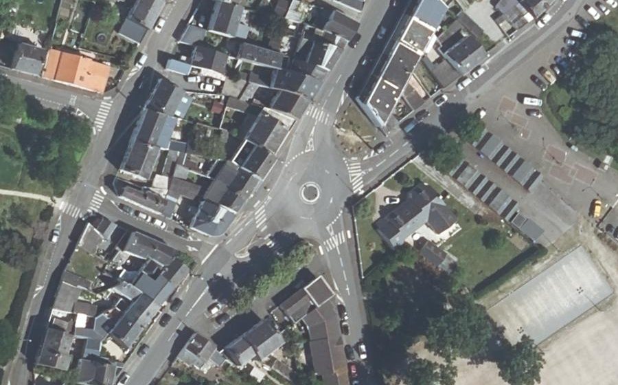 Vue aérienne du Rond-point anonyme n°1194283246