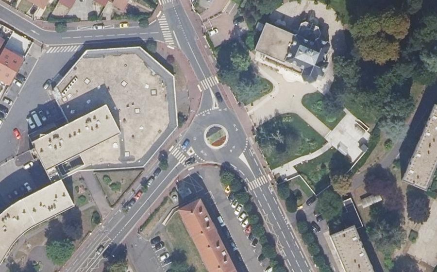 Vue aérienne du Rond-point anonyme n°1194288358