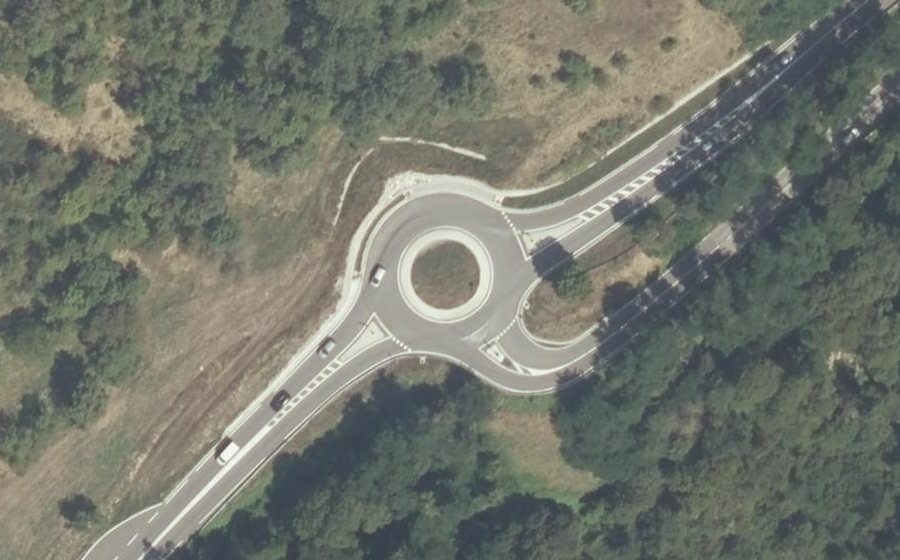 Vue aérienne du Rond-point anonyme n°1194472287