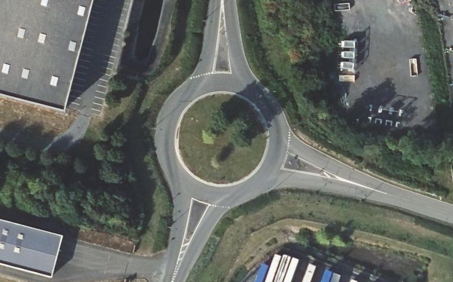 Vue aérienne du Rond-point anonyme n°119501222