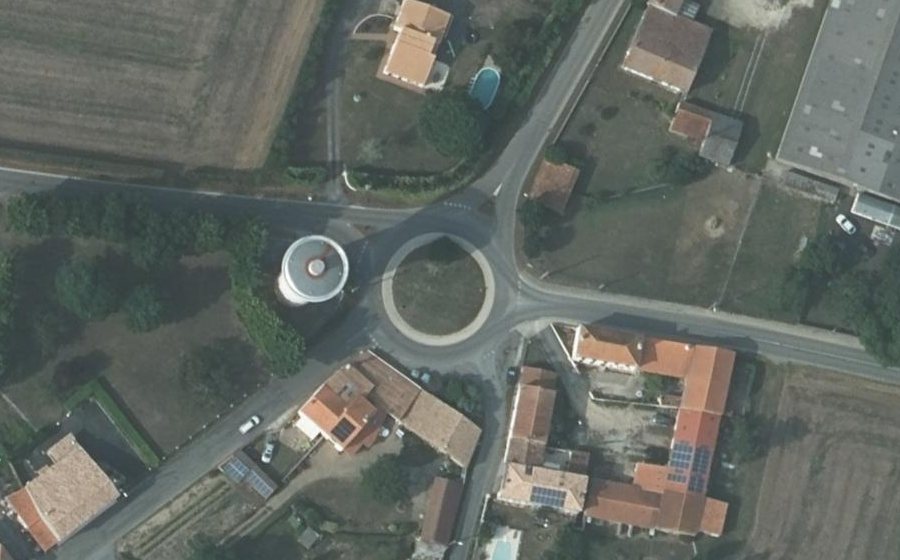 Vue aérienne du Rond-point anonyme n°119513482