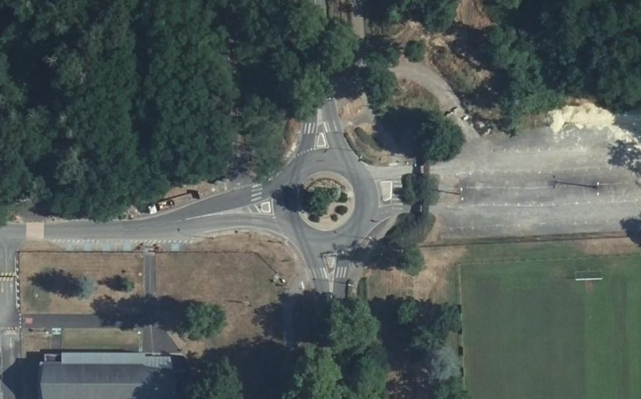 Vue aérienne du Rond-point anonyme n°119513503
