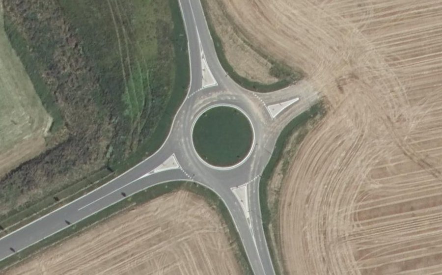Vue aérienne du Rond-point anonyme n°1195194735