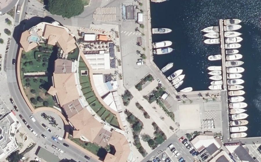 Vue aérienne du Rond-point anonyme n°119557947