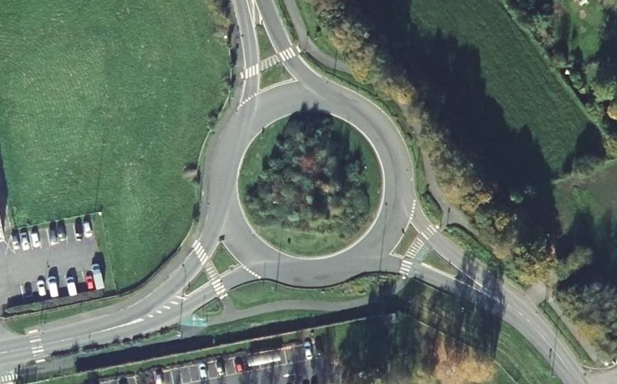Vue aérienne du Rond-point anonyme n°119579092