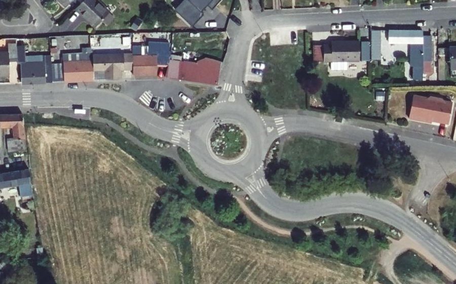 Vue aérienne du Rond-point anonyme n°119579116