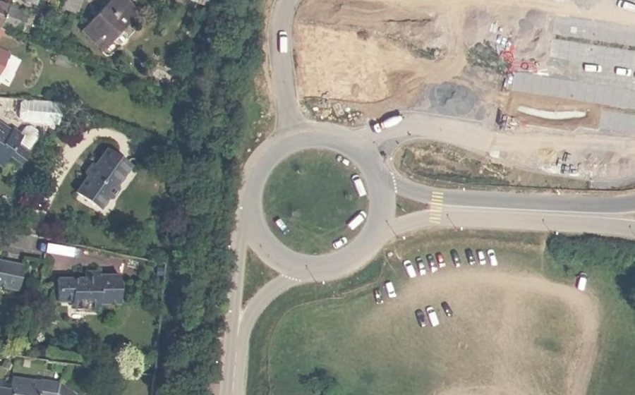 Vue aérienne du Rond-point anonyme n°119622337