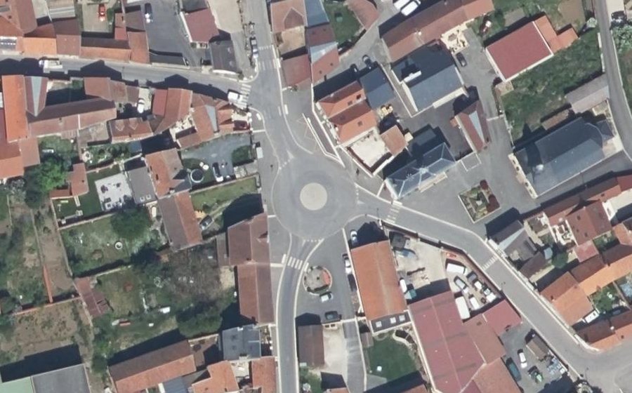 Vue aérienne du Rond-point anonyme n°1196719065