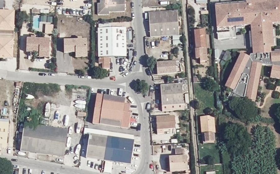 Vue aérienne du Rond-point anonyme n°119687070