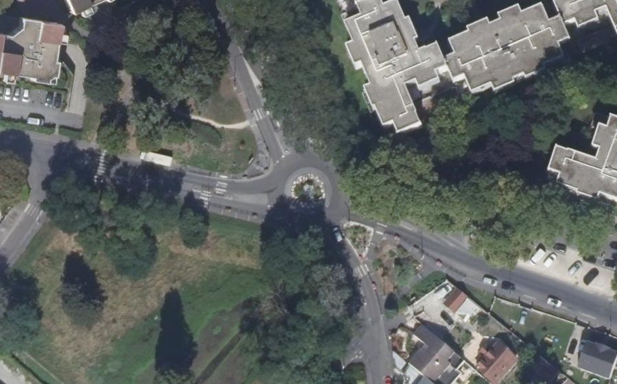 Vue aérienne du Rond-point anonyme n°119812677