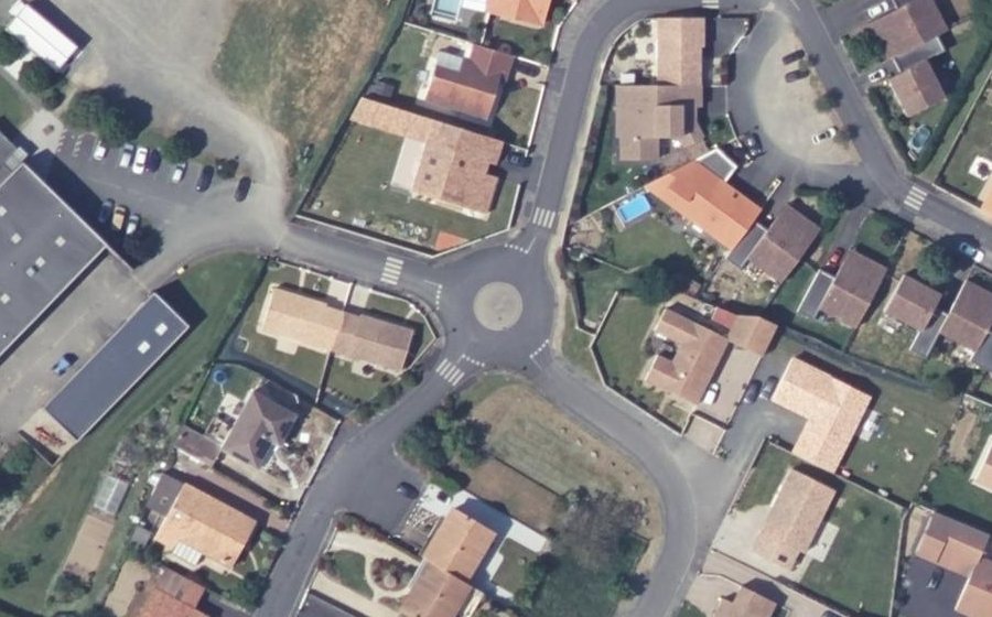 Vue aérienne du Rond-point anonyme n°1198575414