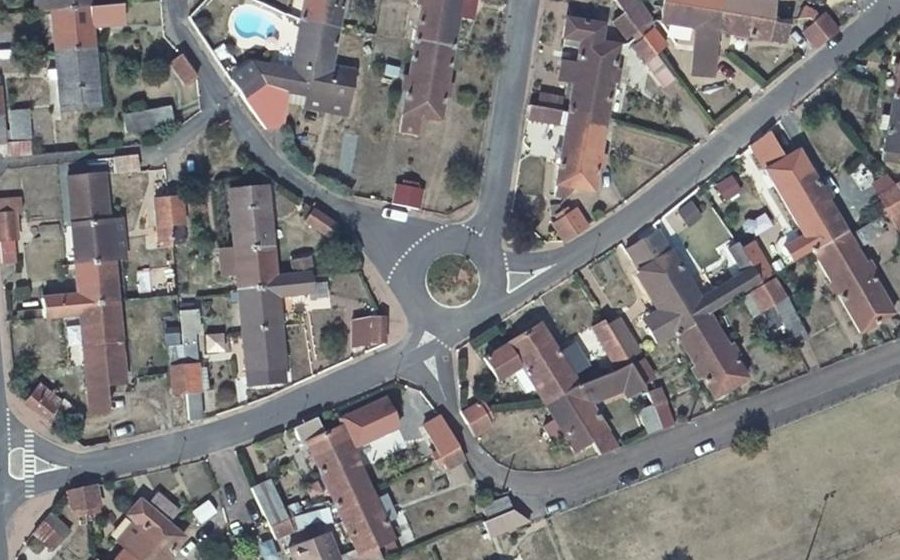 Vue aérienne du Rond-point anonyme n°119903066