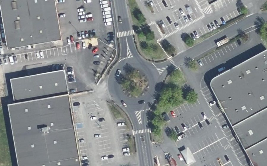 Vue aérienne du Rond-point anonyme n°119930930