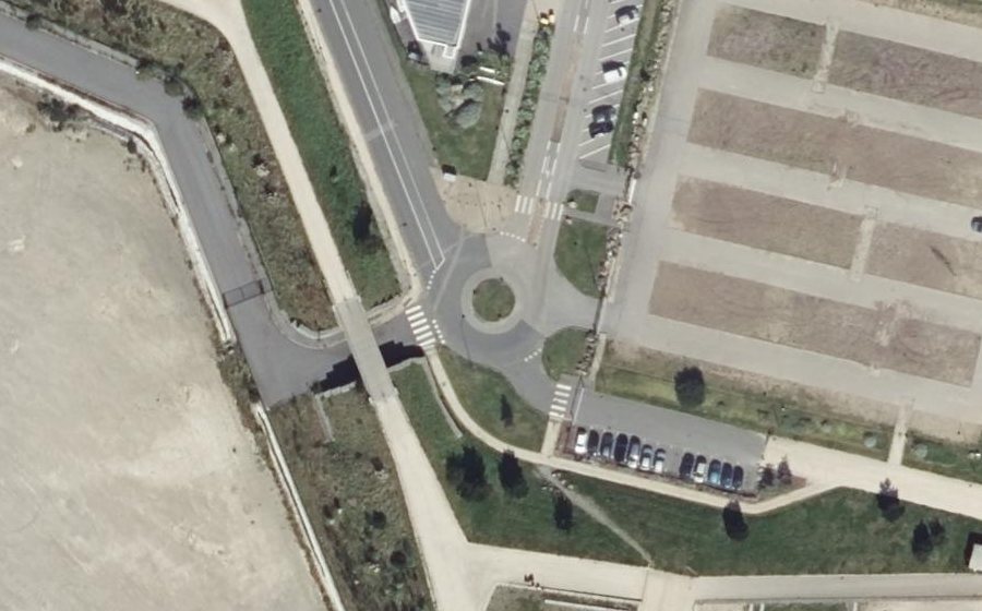 Vue aérienne du Rond-point anonyme n°120024627
