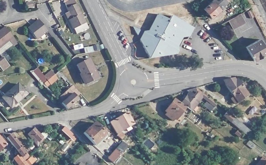 Vue aérienne du Rond-point anonyme n°1200608601