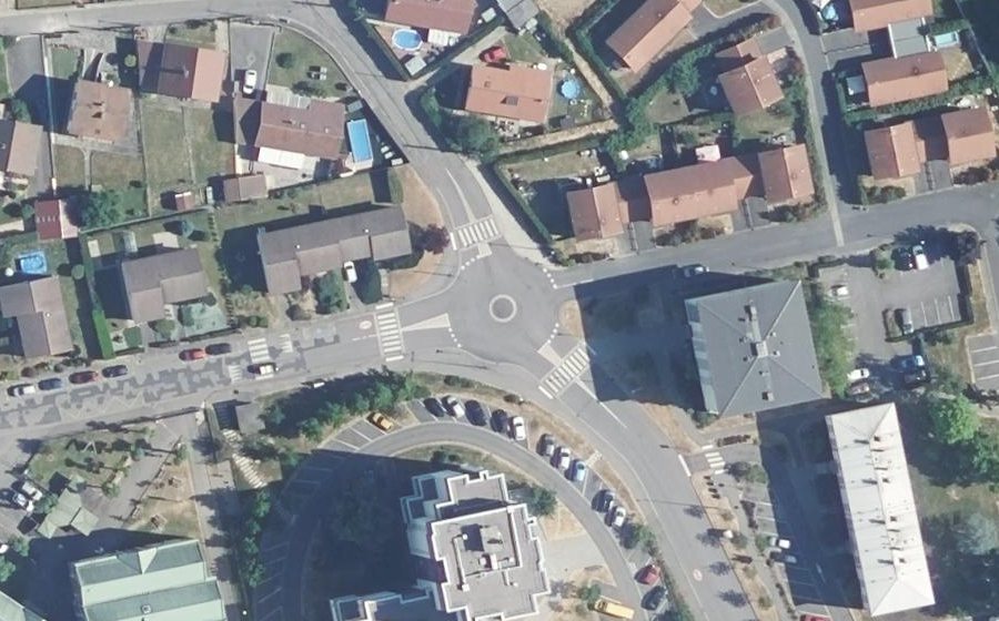Vue aérienne du Rond-point anonyme n°1200608605