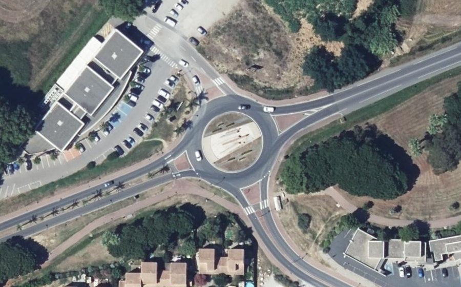 Vue aérienne du Rond-point anonyme n°1200809376