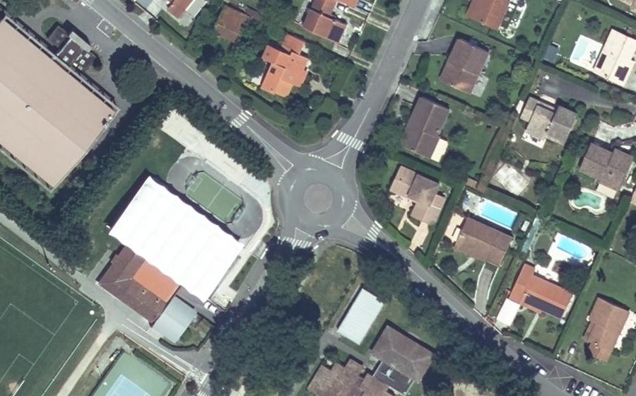 Vue aérienne du Rond-point anonyme n°1201029202
