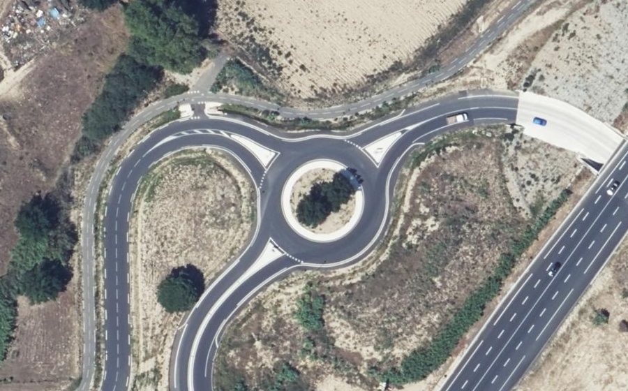 Vue aérienne du Rond-point anonyme n°1201269104