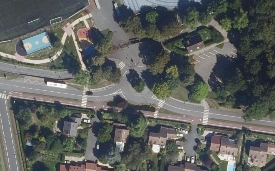 Vue aérienne du Rond-point anonyme n°120144947