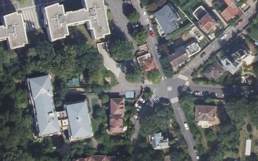 Vue aérienne du Rond-point anonyme n°1201467351