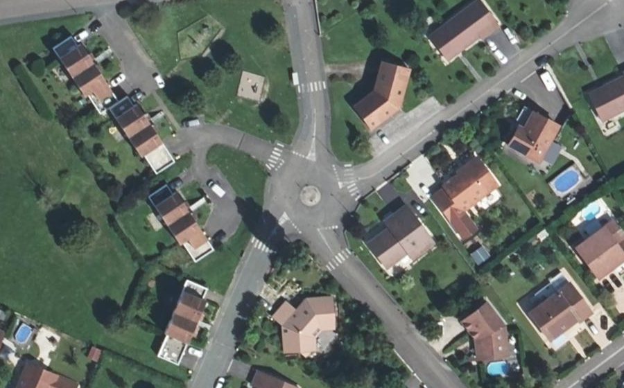 Vue aérienne du Rond-point anonyme n°120191757