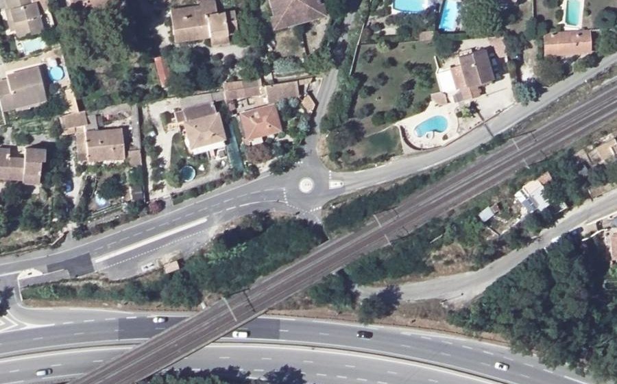 Vue aérienne du Rond-point anonyme n°1202051310
