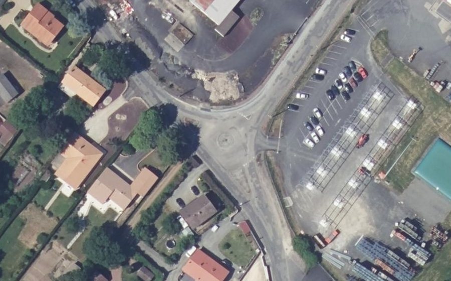 Vue aérienne du Rond-point anonyme n°1202256621