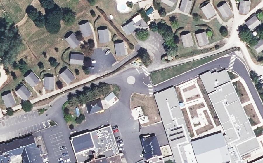 Vue aérienne du Rond-point anonyme n°1202427717