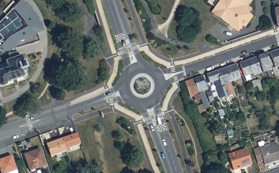 Vue aérienne du Rond-point anonyme n°1202779266