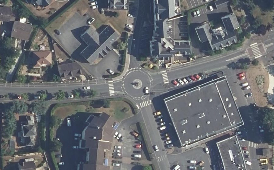 Vue aérienne du Rond-point anonyme n°120290096