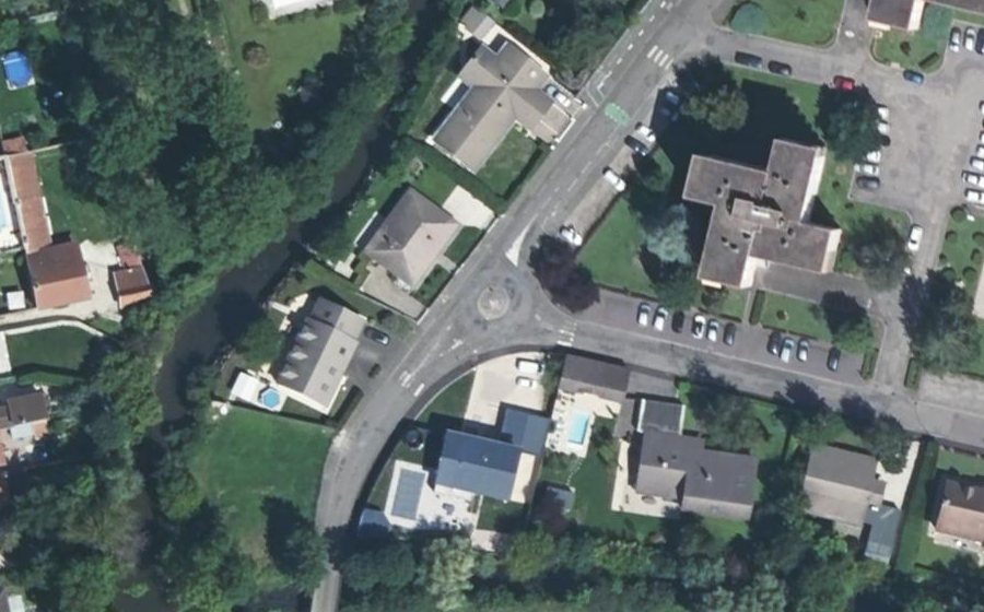 Vue aérienne du Rond-point anonyme n°120295707