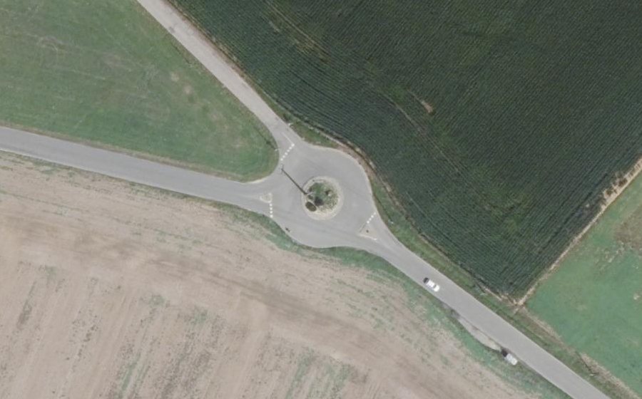 Vue aérienne du Rond-point anonyme n°120359337