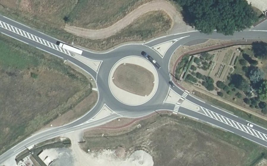 Vue aérienne du Rond-point anonyme n°1204088742