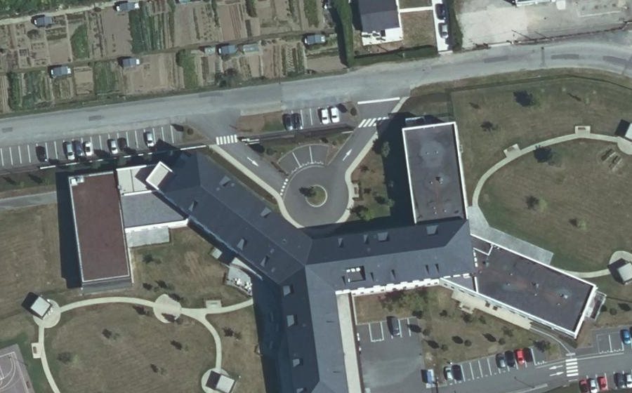 Vue aérienne du Rond-point anonyme n°1205259942