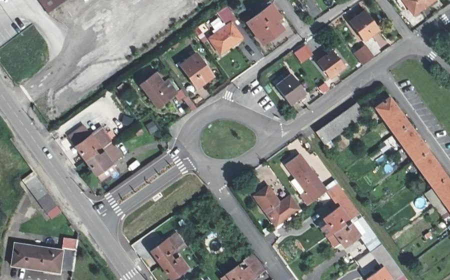 Vue aérienne du Rond-point anonyme n°120551416