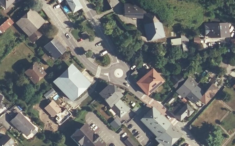 Vue aérienne du Rond-point anonyme n°1205521285