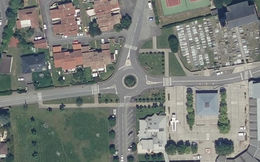 Vue aérienne du Rond-point anonyme n°120562567