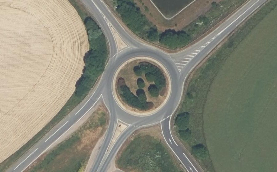 Vue aérienne du Rond-point anonyme n°1206061056