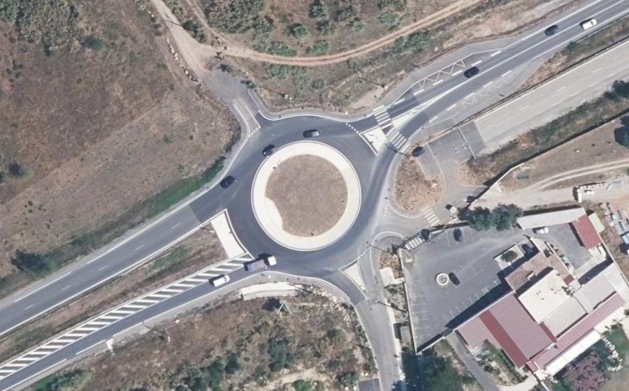 Vue aérienne du Rond-point anonyme n°1206061262