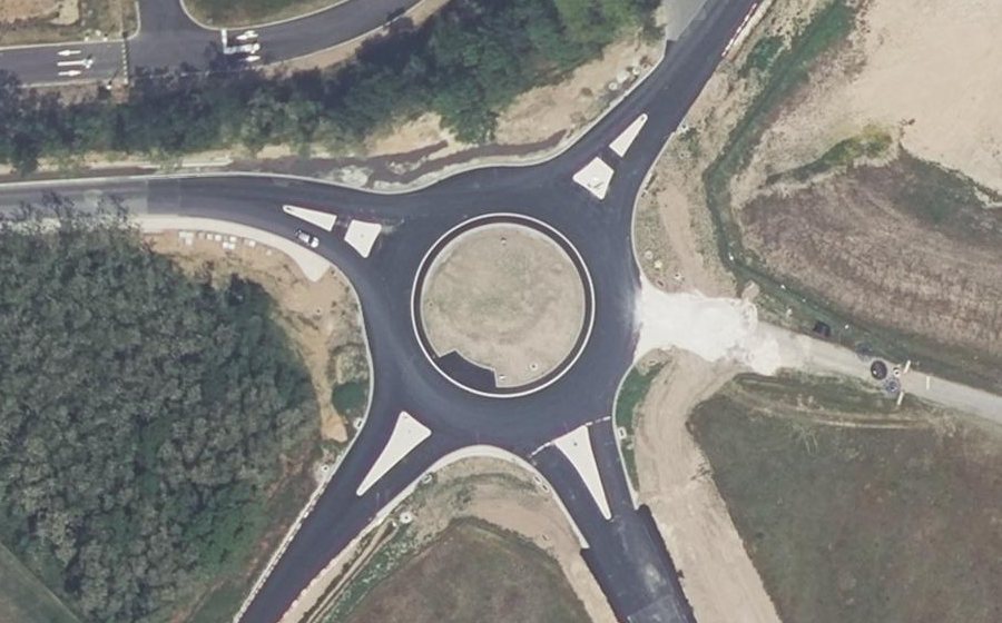 Vue aérienne du Rond-point anonyme n°1206811566