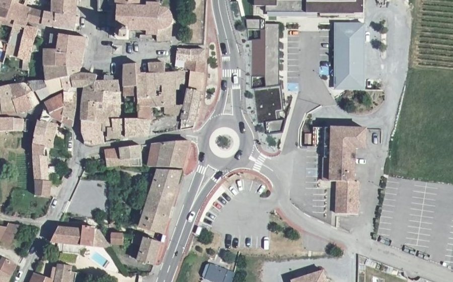 Vue aérienne du Rond-point anonyme n°120702244