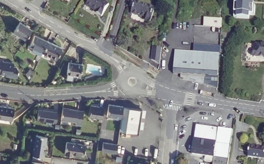 Vue aérienne du Rond-point anonyme n°1207181768