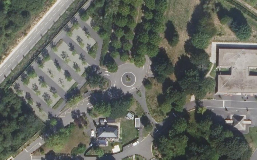 Vue aérienne du Rond-point anonyme n°1207286054