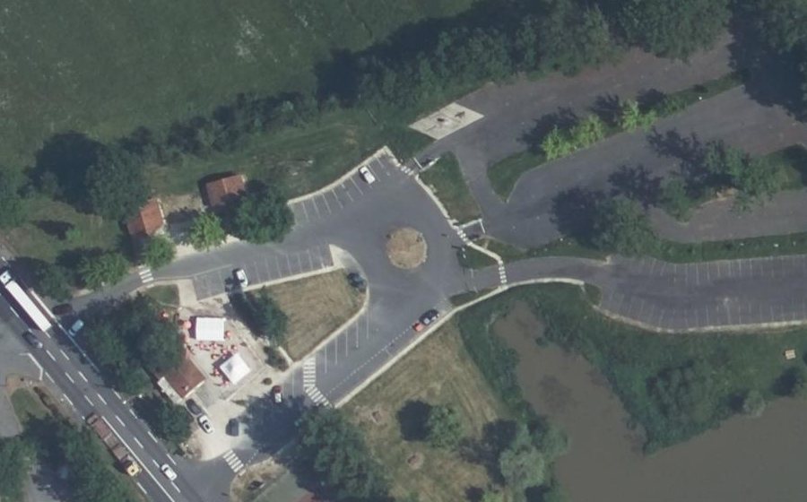 Vue aérienne du Rond-point anonyme n°1207358020