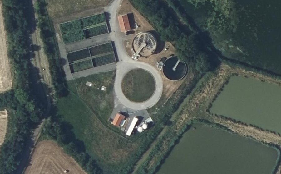 Vue aérienne du Rond-point anonyme n°120783941