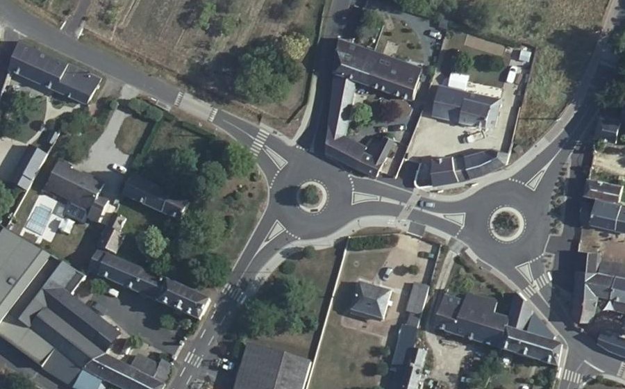 Vue aérienne du Rond-point anonyme n°1207888893