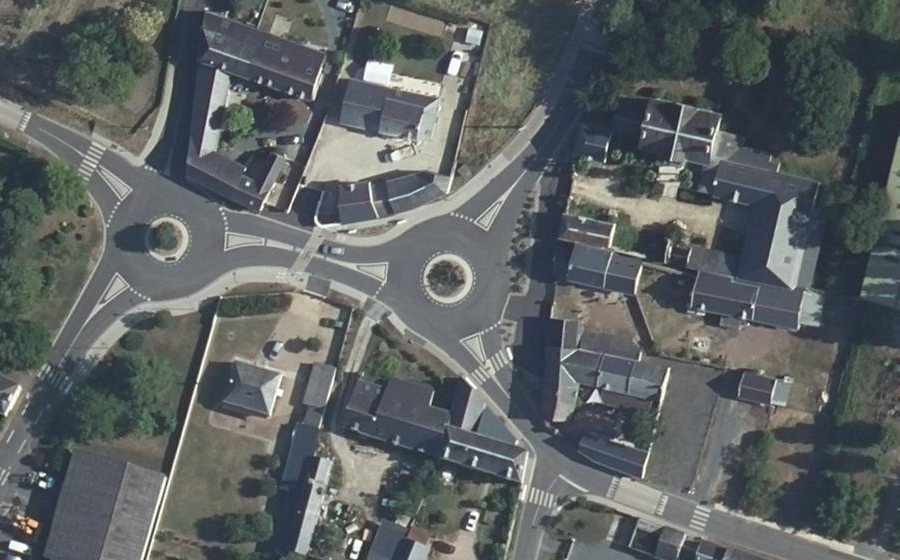 Vue aérienne du Rond-point anonyme n°1207888894