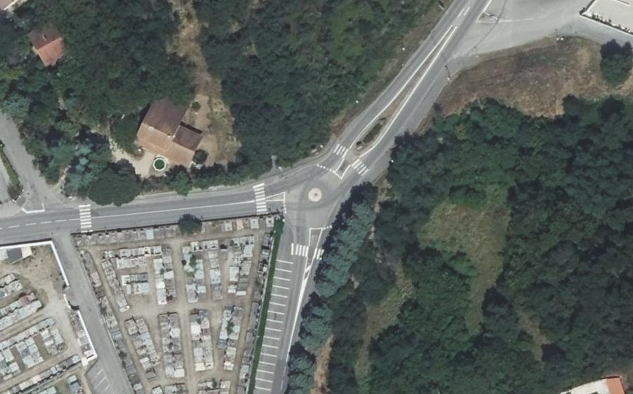 Vue aérienne du Rond-point anonyme n°120866815